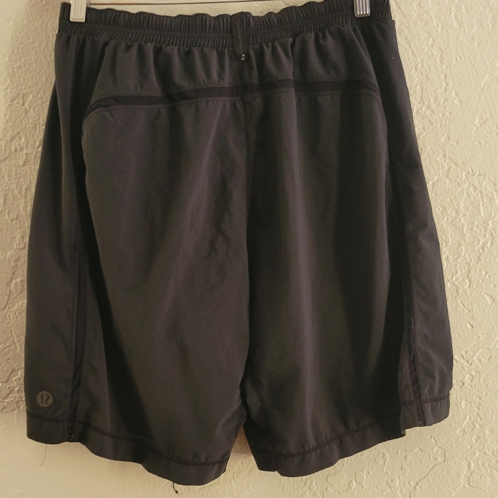 Lululemon Shorts Size Medium - Picture 2 of 5